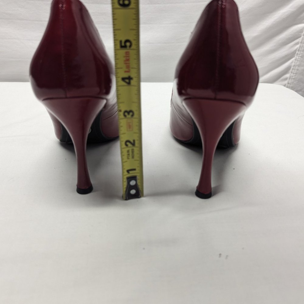 HEELS - Picture 3 of 6